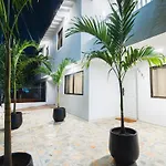 5 Bedroom Villa With Pool & Rooftop Near Old City