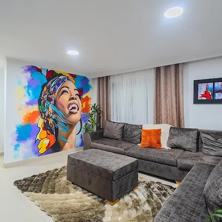 5 Bedroom With Pool & Rooftop Near Old