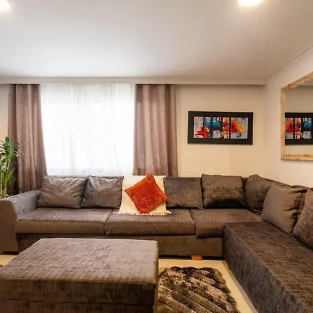 Сasa de vacaciones 5 Bedroom With Pool & Rooftop Near Old