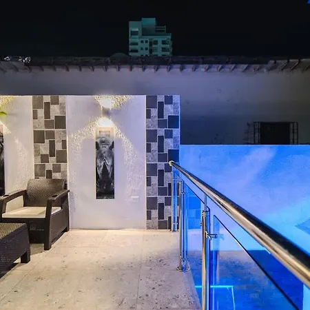Сasa de vacaciones 5 Bedroom With Pool & Rooftop Near Old *