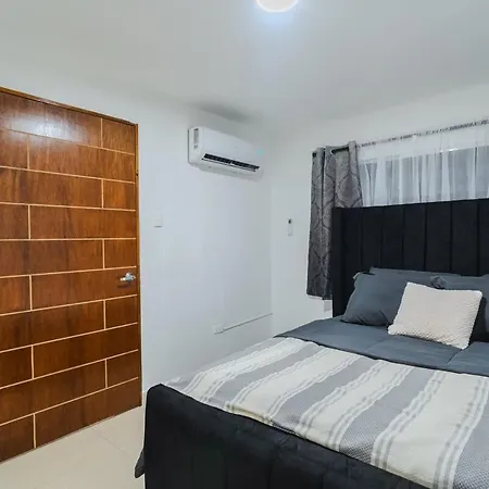 5 Bedroom With Pool & Rooftop Near Old Сasa de vacaciones *