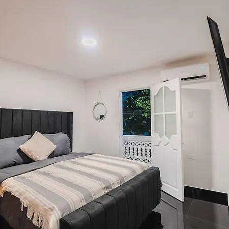 5 Bedroom With Pool & Rooftop Near Old Сasa de vacaciones *