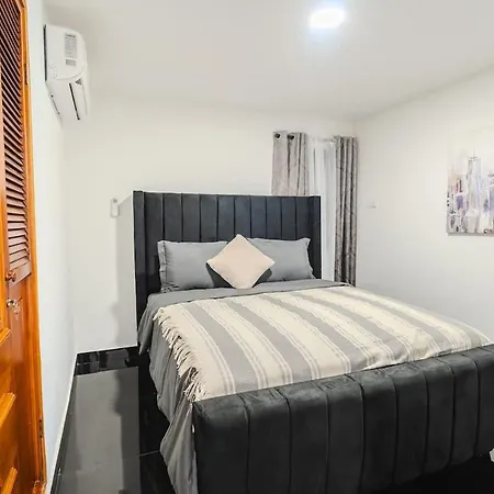 5 Bedroom With Pool & Rooftop Near Old Сasa de vacaciones