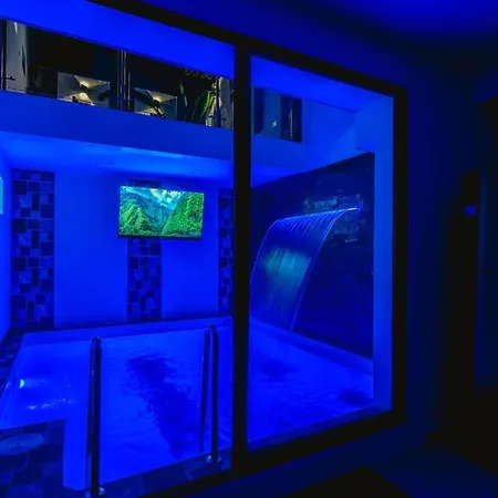 5 Bedroom With Pool & Rooftop Near Old Cartagena