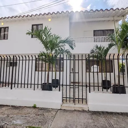 5 Bedroom With Pool & Rooftop Near Old Cartagena
